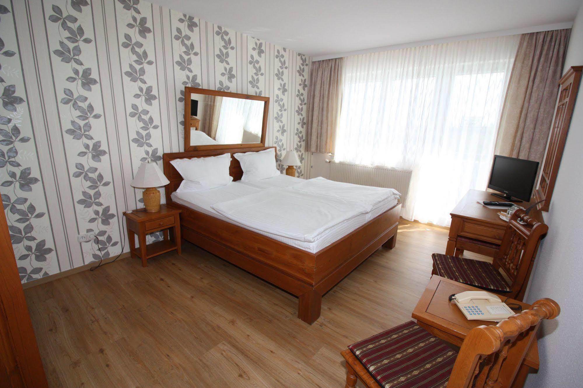 Hotel Weimarer Berg Apolda Exteriör bild